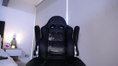 Snapshot of christianvalenzia chatting on December 19, 6:48 pm Christian online show from December 19, 6:48 pm