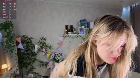 Ann online show from April 25, 12:19 pm