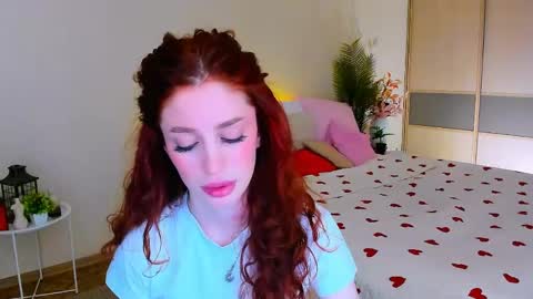 christinaconteeree online show from May 8, 7:19 pm