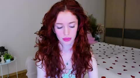 christinaconteeree online show from May 10, 4:17 am