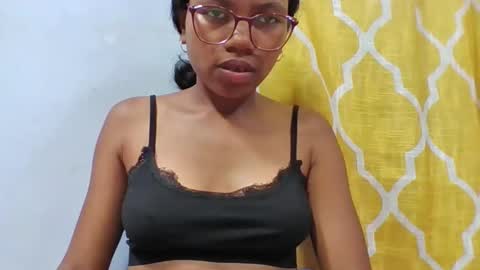 christinah262488 online show from March 16, 6:01 pm
