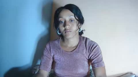 Snapshot of christine213 chatting on November 5, 12:21 am christine213 online show from November 5, 12:21 am