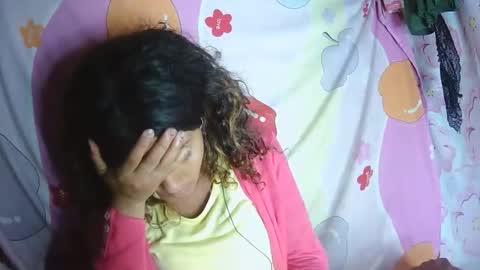 Snapshot of christine213 chatting on December 16, 9:09 pm christine213 online show from December 16, 9:09 pm