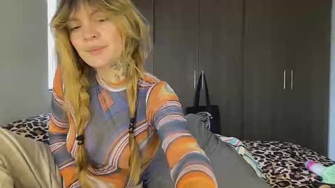 Val riess -- Instagram free online show from October 1, 9:10 pm