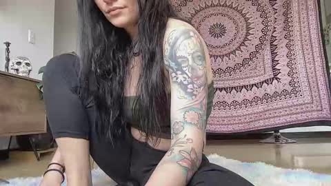 Val riess -- Instagram free online show from November 4, 5:34 pm