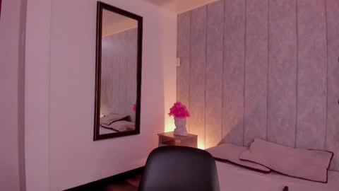 Christine  online show from February 18, 7:43 pm