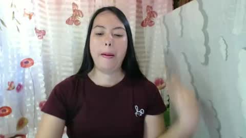 Snapshot of christine_scott chatting on December 4, 1:36 am christine_scott online show from December 4, 1:36 am