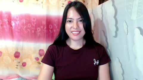 Snapshot of christine_scott chatting on December 12, 5:31 am christine_scott online show from December 12, 5:31 am