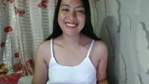 Snapshot of christine_scott chatting on January 2, 11:52 am christine_scott online show from January 2, 11:52 am