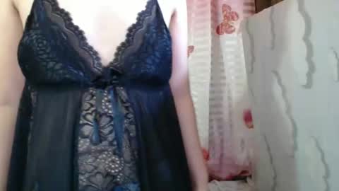 Snapshot of christine_scott chatting on January 17, 5:00 am christine_scott online show from January 17, 5:00 am