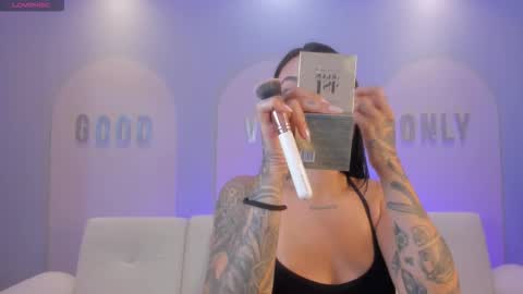 Snapshot of christineford1 chatting on November 15, 12:23 pm Christine Ford online show from November 15, 12:23 pm