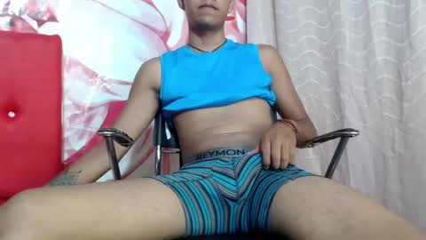 Snapshot of christofer_daddy chatting on January 19, 3:29 am CHRISTOFER online show from January 19, 3:29 am
