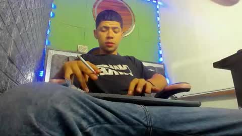 Snapshot of christopergiraldo chatting on March 14, 12:21 pm Christoper Giraldo online show from March 14, 12:21 pm
