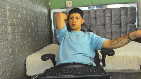 Snapshot of christopergiraldo chatting on March 27, 8:08 pm Christoper Giraldo online show from March 27, 8:08 pm