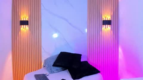 Chrisopher Hunter online show from February 20, 7:36 pm