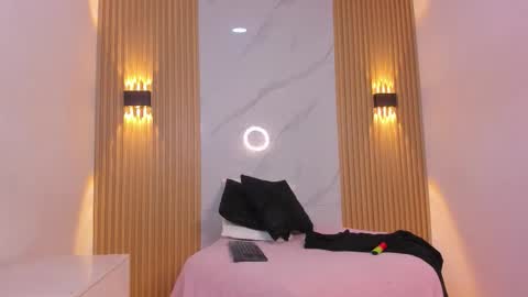 Chrisopher Hunter online show from March 29, 4:01 am