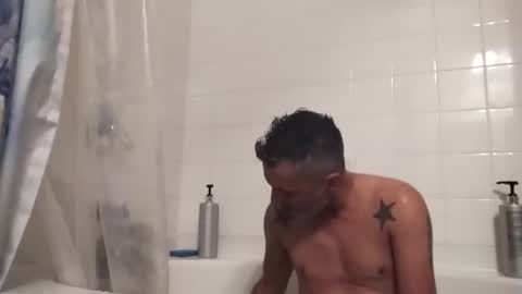 Snapshot of christopher_rain chatting on November 25, 11:16 pm Christopher Rain online show from November 25, 11:16 pm