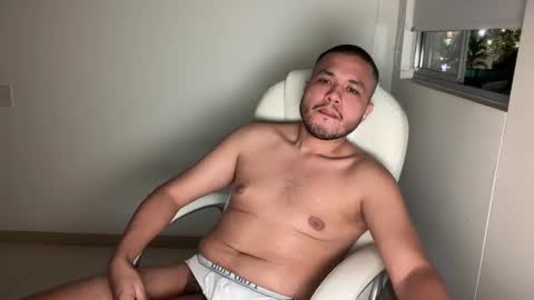 Snapshot of christopherdav chatting on December 13, 5:38 am Chris online show from December 13, 5:38 am