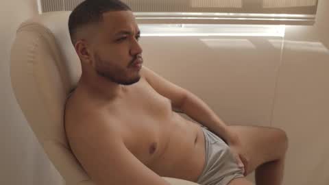 Snapshot of christopherdav chatting on November 24, 8:08 pm Chris online show from November 24, 8:08 pm