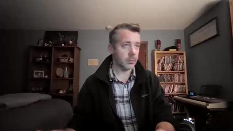 chrisw8121 online show from February 22, 2:34 am