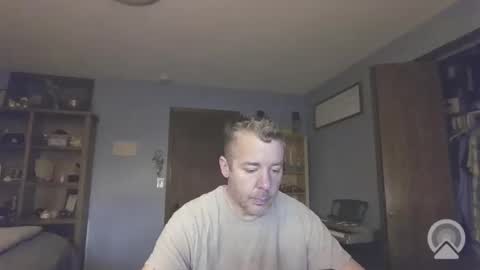 chrisw8121 online show from April 1, 1:01 pm