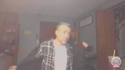 chrisw8121 online show from April 3, 5:27 am