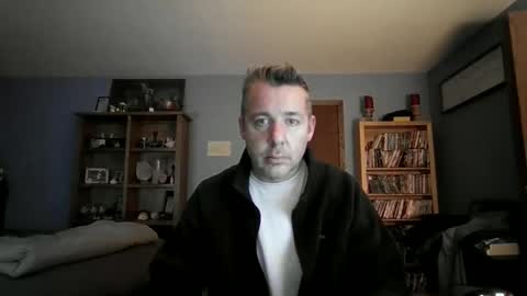 Chris online show from February 9, 2:15 am