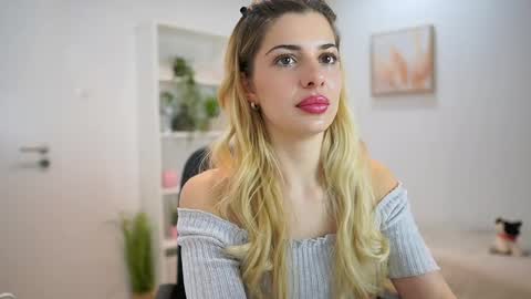 chronic  love online show from January 22, 2:35 pm