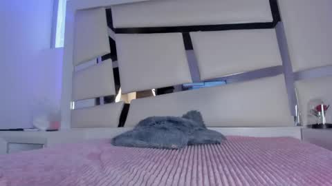 Snapshot of chrystal_jade chatting on February 14, 1:30 pm instagram chrystaljade.1 online show from February 14, 1:30 pm