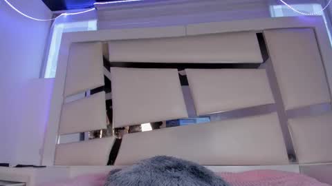 Snapshot of chrystal_jade chatting on February 20, 1:22 pm instagram chrystaljade.1 online show from February 20, 1:22 pm