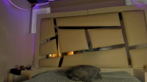 Snapshot of chrystal_jade chatting on March 16, 12:53 pm instagram chrystaljade.1 online show from March 16, 12:53 pm