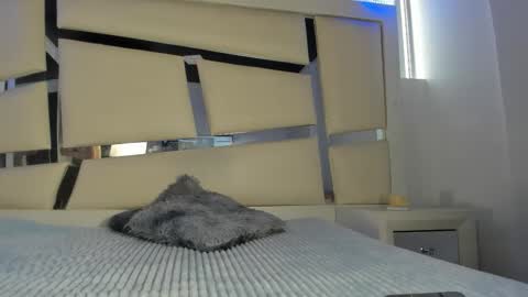 Snapshot of chrystal_jade chatting on March 19, 1:15 pm instagram chrystaljade.1 online show from March 19, 1:15 pm