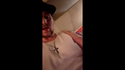 Snapshot of chubbydaddy8585 chatting on April 4, 11:40 am chubbydaddy8585 online show from April 4, 11:40 am