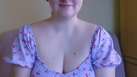 Snapshot of chubbymaia chatting on March 9, 8:07 am Maia online show from March 9, 8:07 am