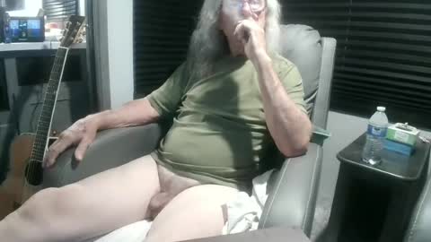chuck3355257141 online show from July 17, 1:34 am