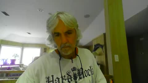 Snapshot of chuck354139 chatting on December 4, 10:08 pm chuck354139 online show from December 4, 10:08 pm