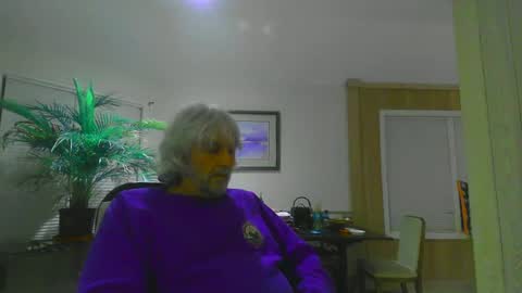 Snapshot of chuck354139 chatting on December 22, 8:16 am chuck354139 online show from December 22, 8:16 am