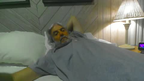 Snapshot of chuck354139 chatting on December 25, 5:37 am chuck354139 online show from December 25, 5:37 am