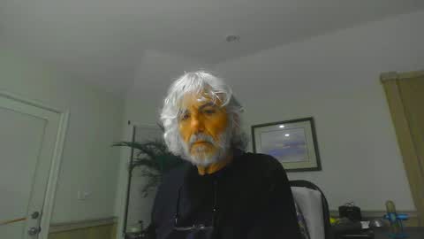 Snapshot of chuck354139 chatting on December 30, 12:11 am chuck354139 online show from December 30, 12:11 am