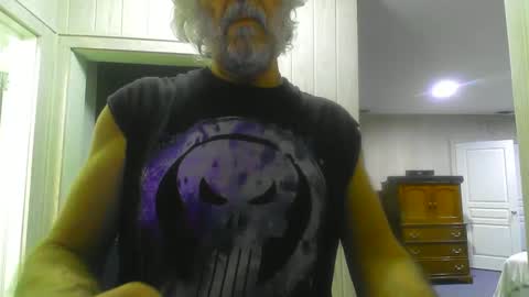 Snapshot of chuck354139 chatting on December 31, 1:04 am chuck354139 online show from December 31, 1:04 am