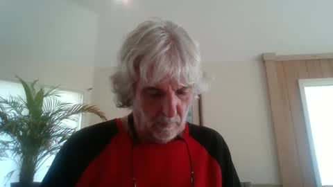 Snapshot of chuck354139 chatting on January 2, 8:35 pm chuck354139 online show from January 2, 8:35 pm