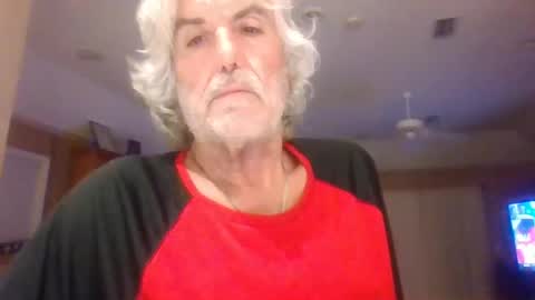 Snapshot of chuck354139 chatting on January 3, 3:38 am chuck354139 online show from January 3, 3:38 am
