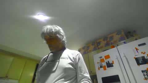 Snapshot of chuck354139 chatting on January 6, 5:19 am chuck354139 online show from January 6, 5:19 am