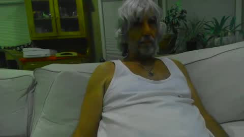 Snapshot of chuck354139 chatting on January 22, 2:26 am chuck354139 online show from January 22, 2:26 am