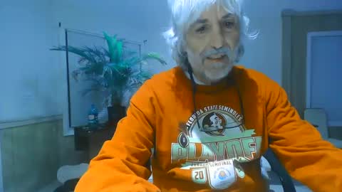 Snapshot of chuck354139 chatting on January 22, 7:14 am chuck354139 online show from January 22, 7:14 am