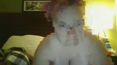 Snapshot of chunkygirl27 chatting on October 6, 4:59 pm Her Daddy9790 online show from October 6, 4:59 pm