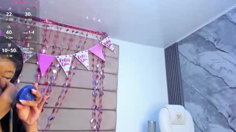 Snapshot of ciara_blake chatting on February 12, 7:20 pm CIARA online show from February 12, 7:20 pm