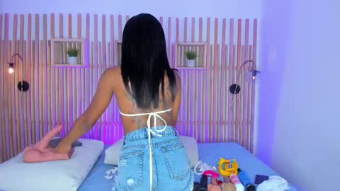 Snapshot of ciara_blake chatting on March 27, 7:46 pm CIARA online show from March 27, 7:46 pm