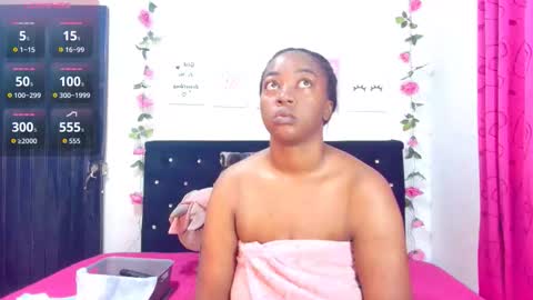 Snapshot of ciaraebonyxxx chatting on March 17, 8:06 am ciaraebonyxxx online show from March 17, 8:06 am