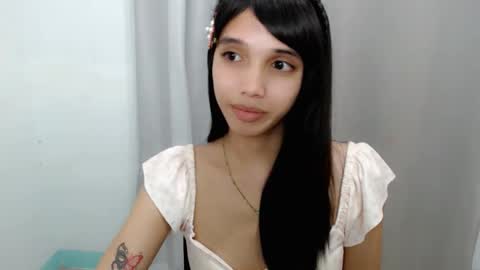 Snapshot of cici_02 chatting on October 14, 3:40 am call me Cici online show from October 14, 3:40 am